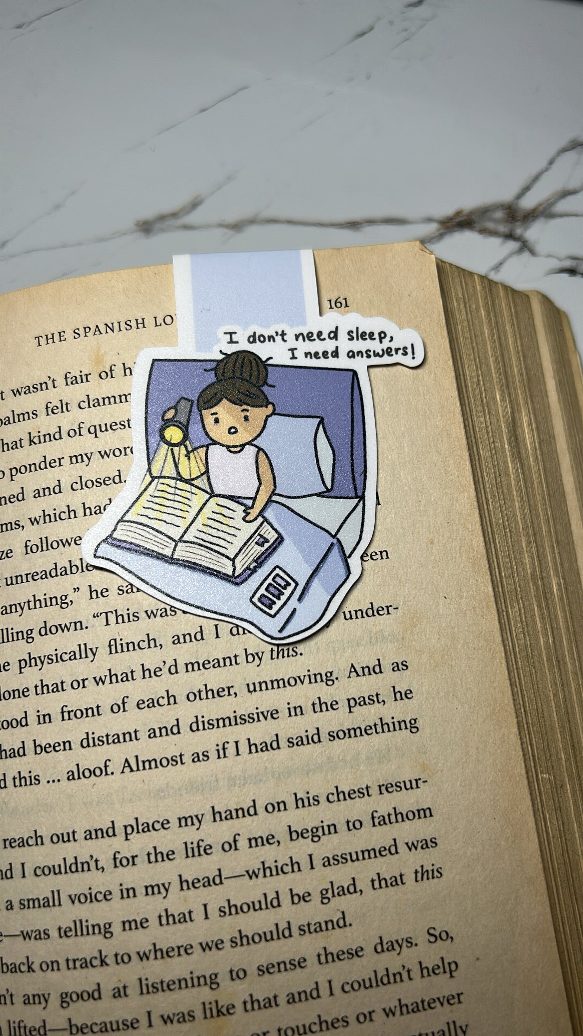 Reading girl | magnetic bookmark
